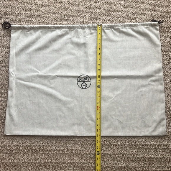 Hermes Dust Bag (29in x 21in) - Picture 5 of 7